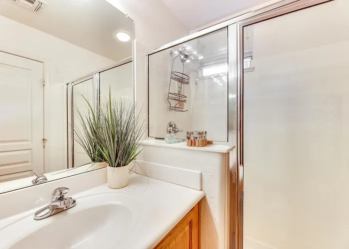3 Mi To Usery Mtn Regional Park: Poolside Paradise Holiday home