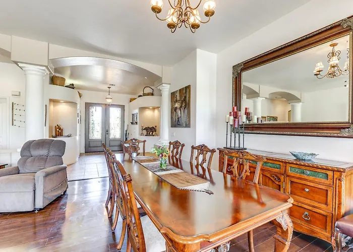 3 Mi To Usery Mtn Regional Park: Poolside Paradise Holiday home