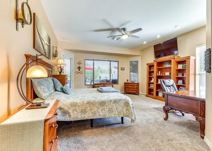 3 Mi To Usery Mtn Regional Park: Poolside Paradise Holiday home *