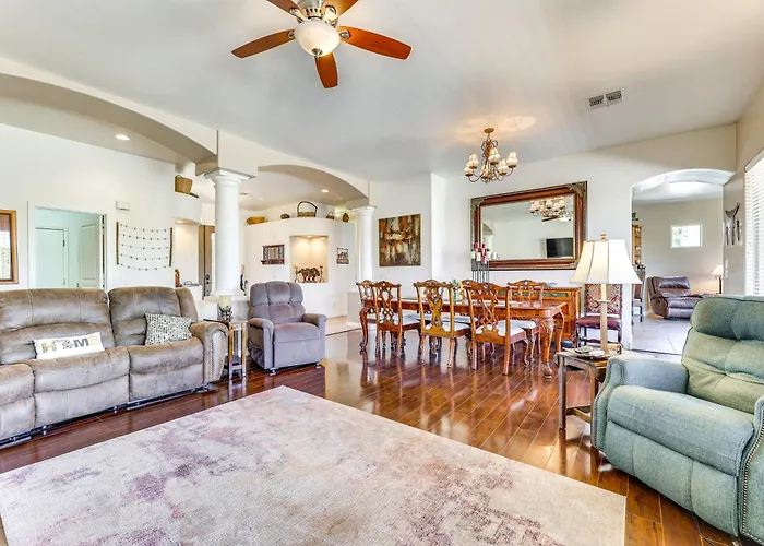 3 Mi To Usery Mtn Regional Park: Poolside Paradise Holiday home