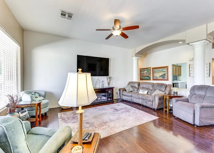 3 Mi To Usery Mtn Regional Park: Poolside Paradise Holiday home *